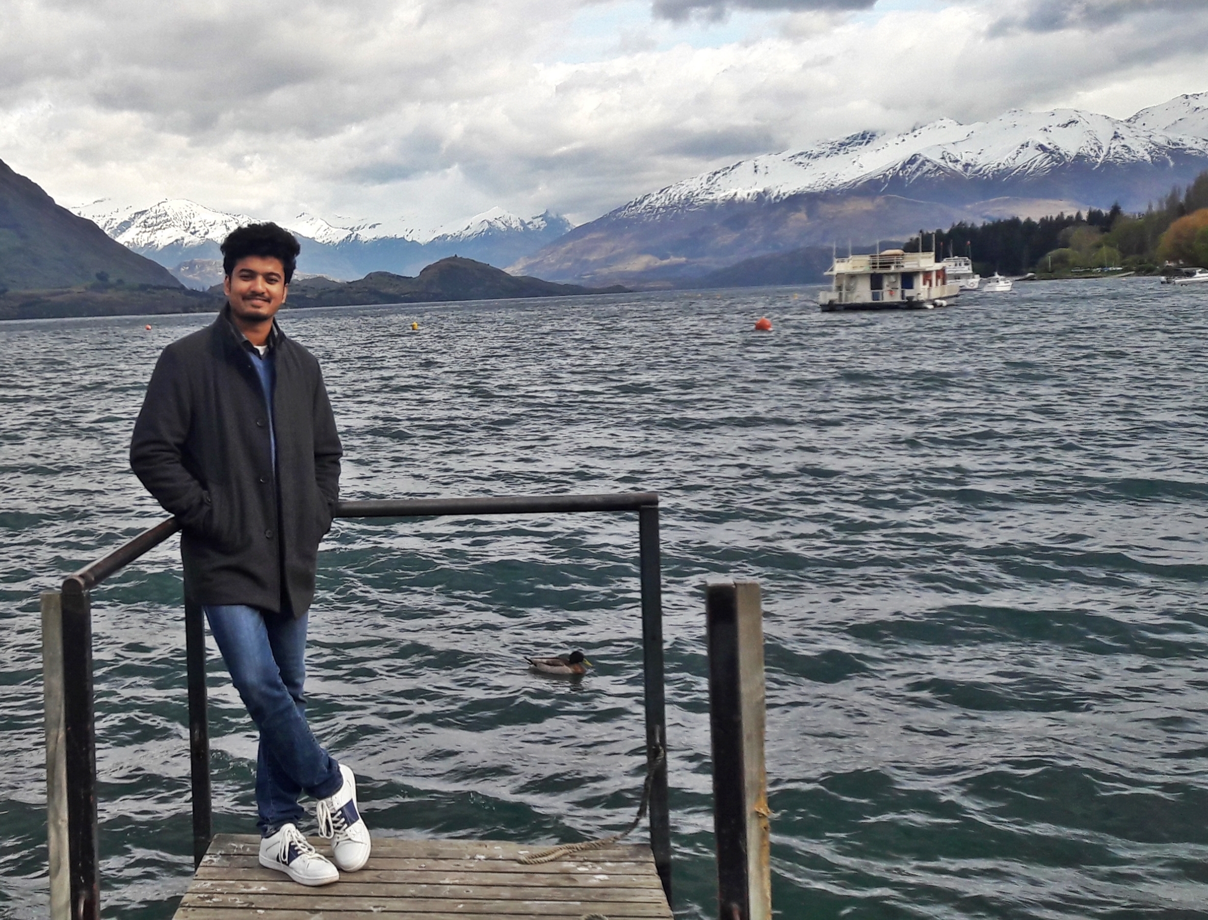 Lake Wanaka in New Zealand provides for a scenic stop along the way