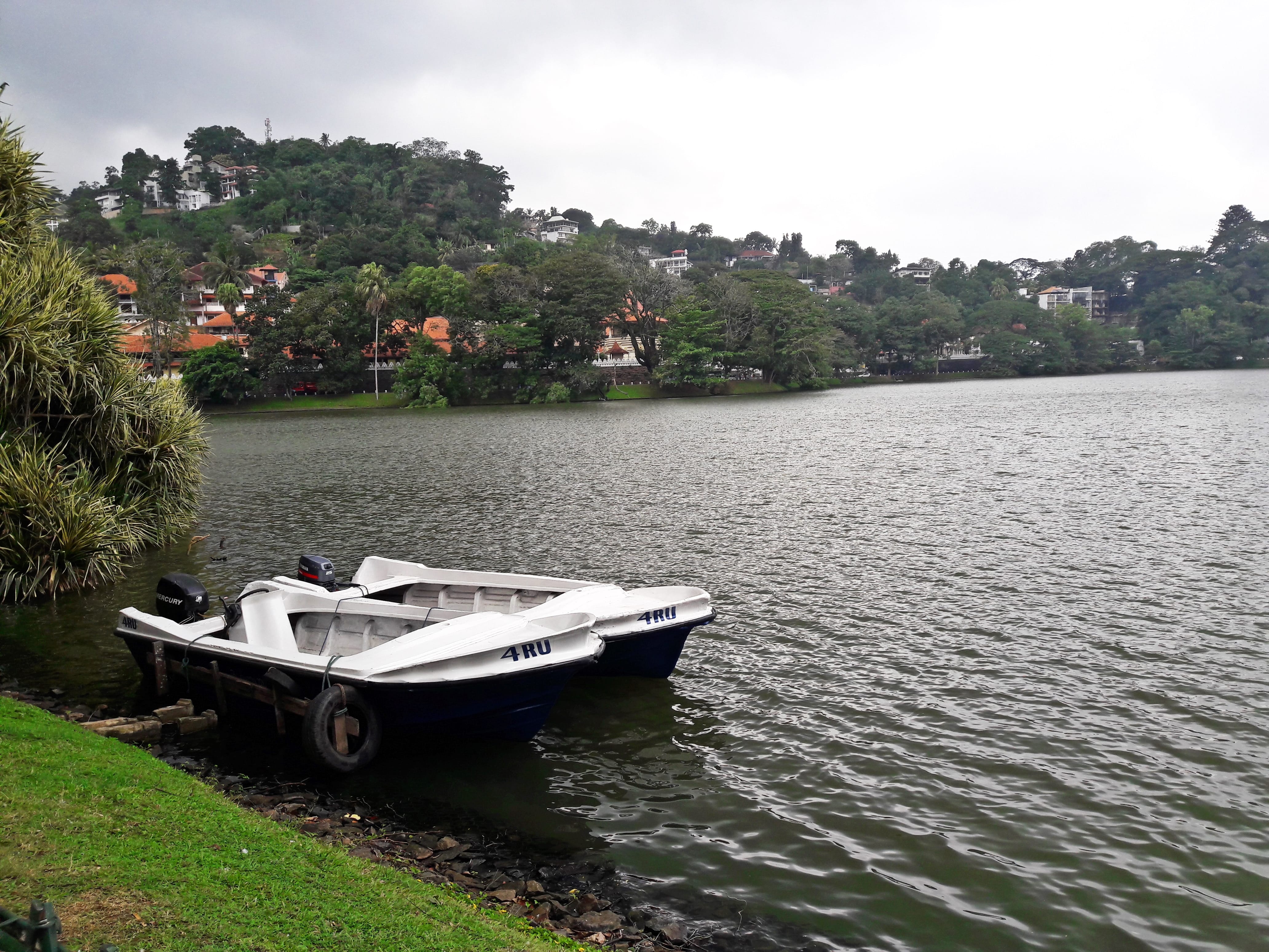 The calm and serene Kandy Lake