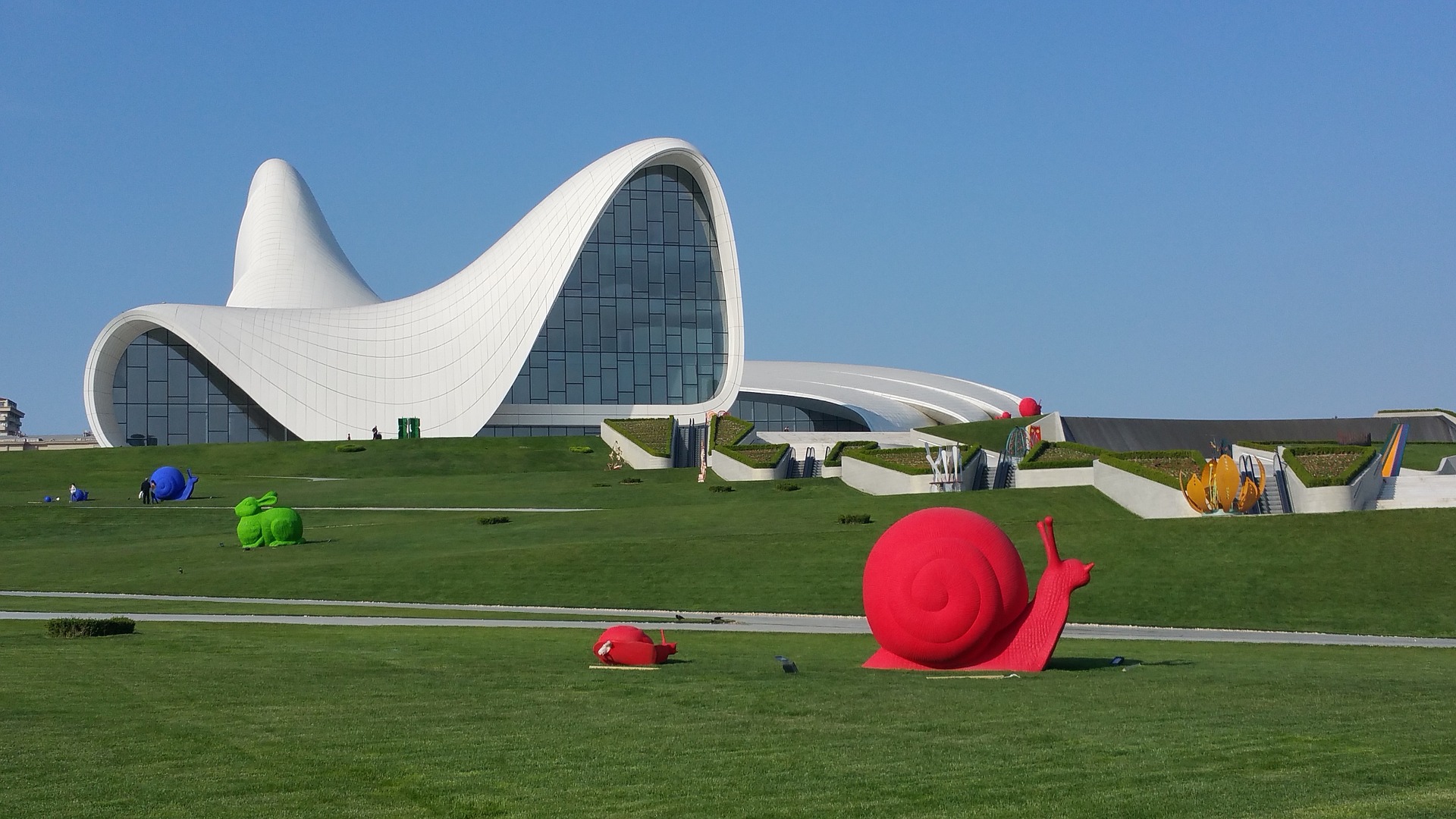 The amazingly innovative architecture of Heydar Aliyev Centre in Baku