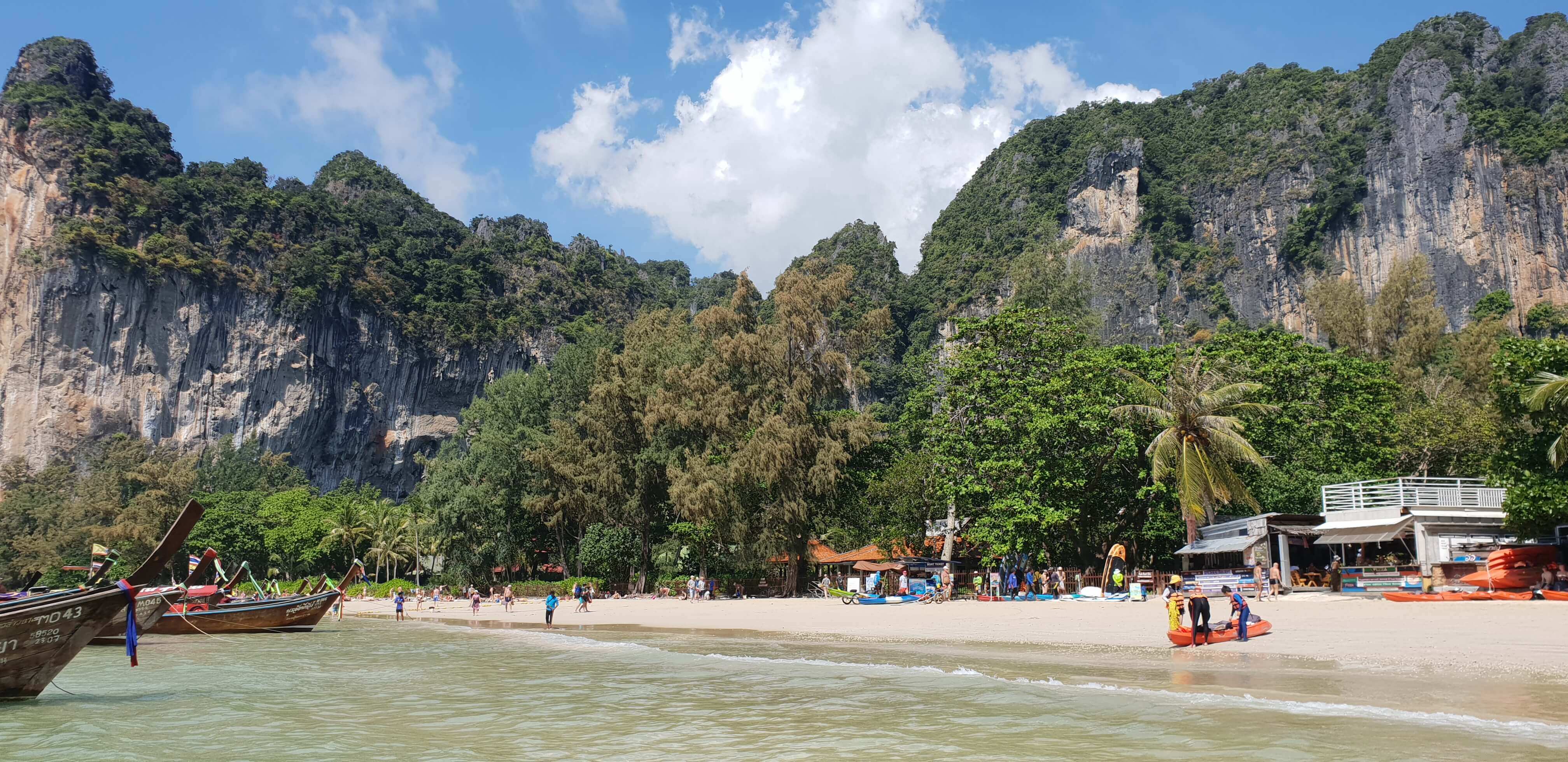 Departure point for the Krabi sunset cruise at the Railay beach