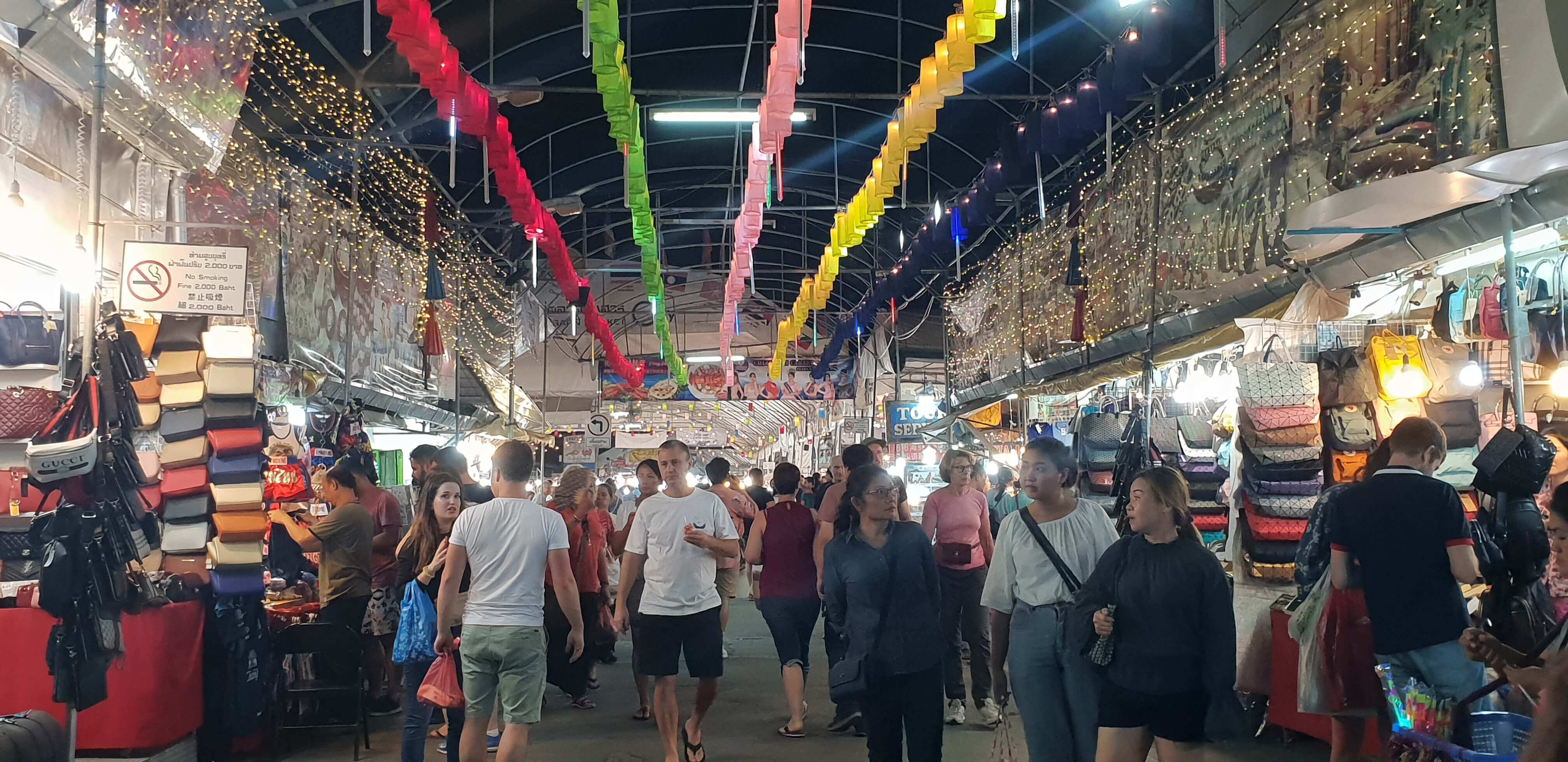 Exploring the Night Bazaar is the best free thing to do in Chiang Mai at night