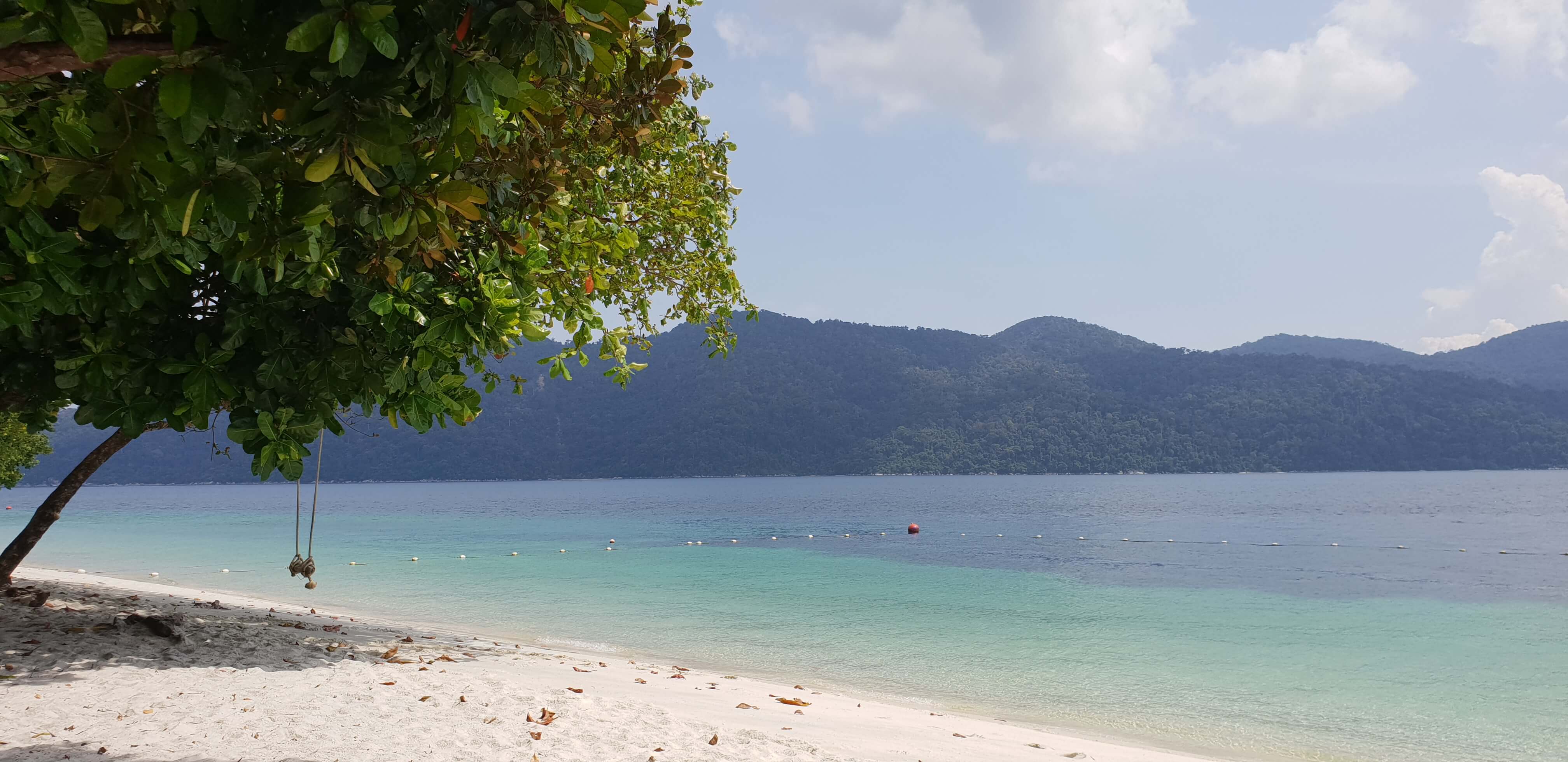 The magnificent island of Koh Rawi covered in Program 1