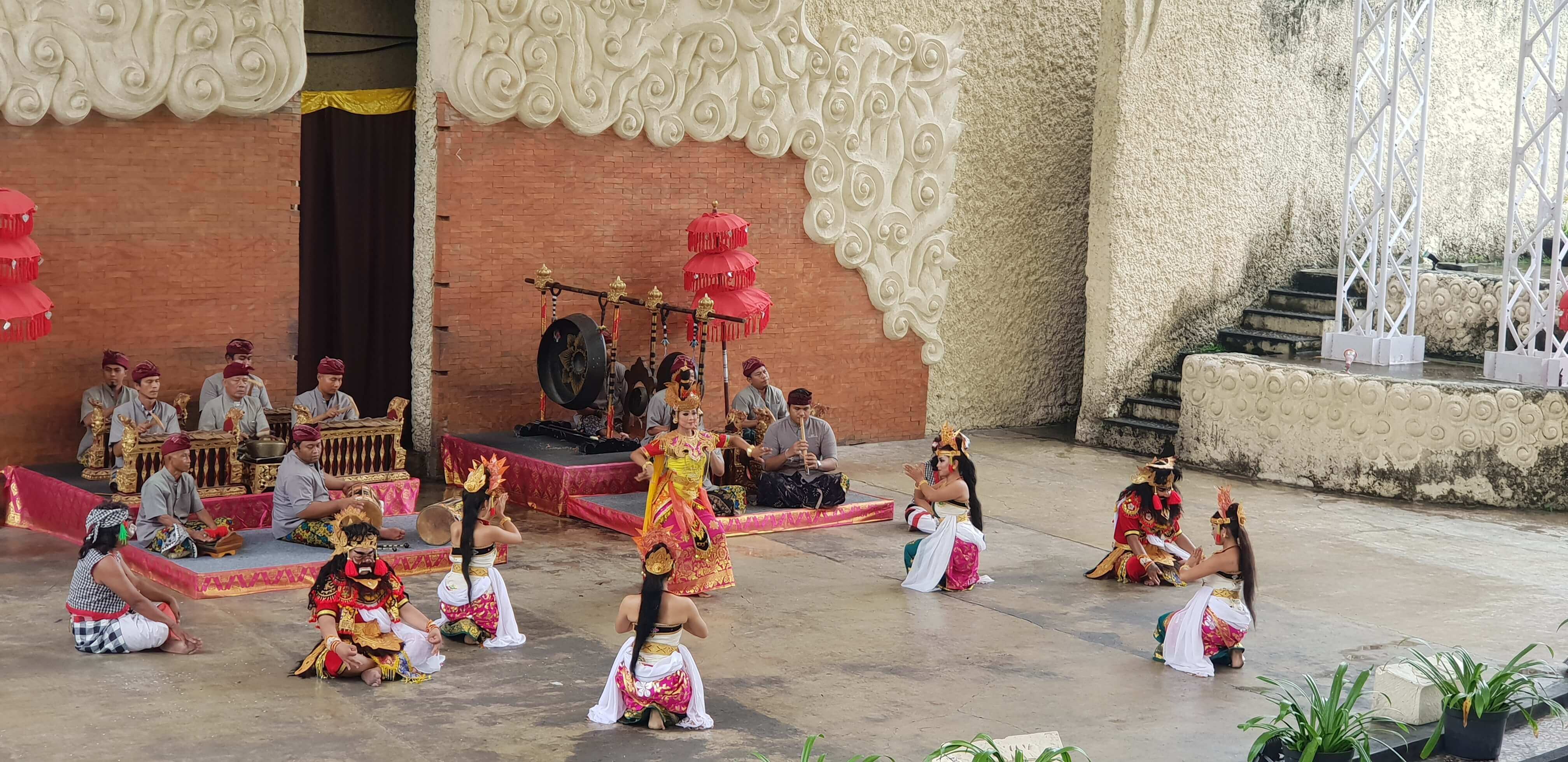 Balinese cultural show staged at the Amphitheatre
