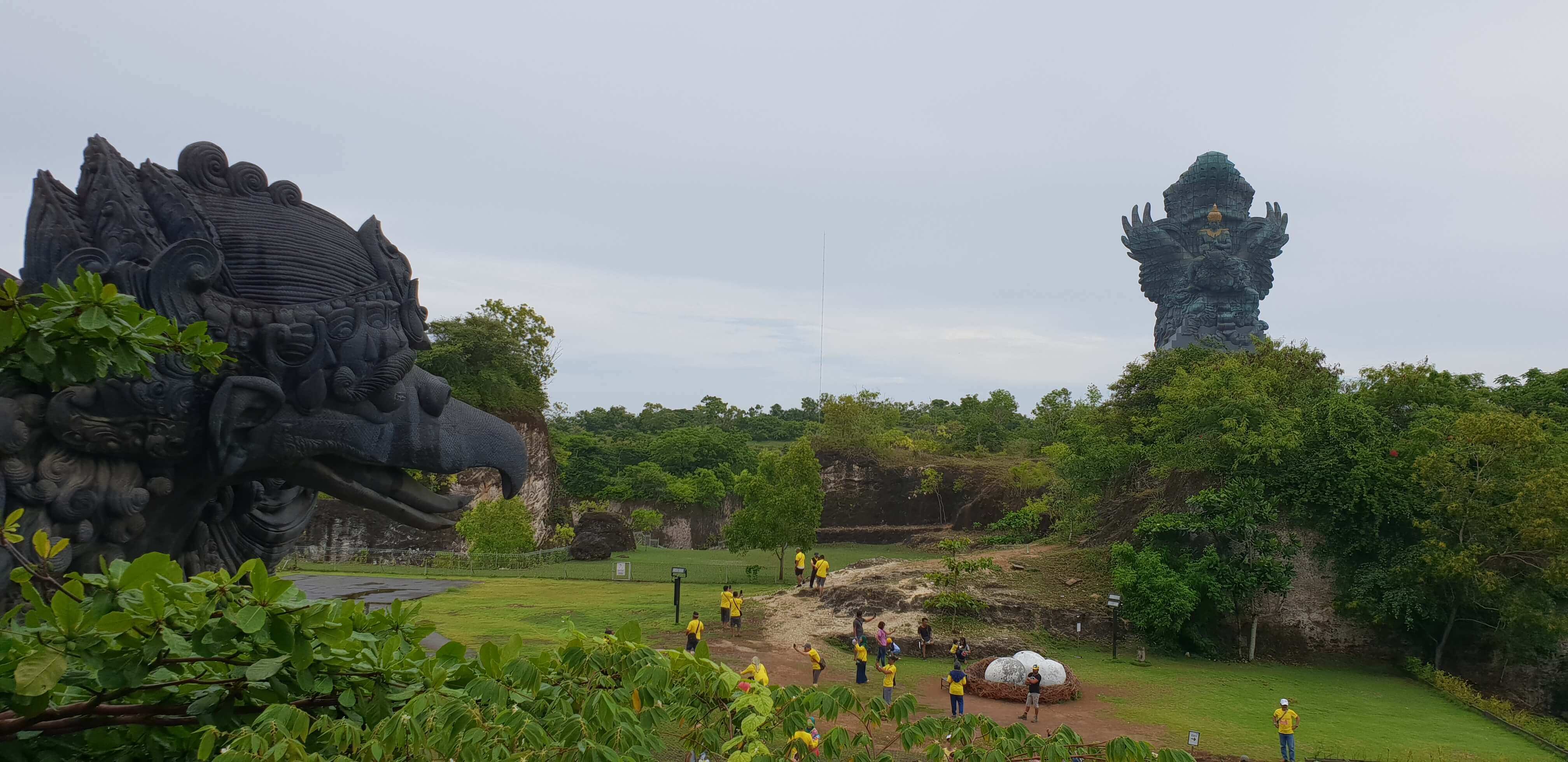 Huge statues in a single frame at the GWK park