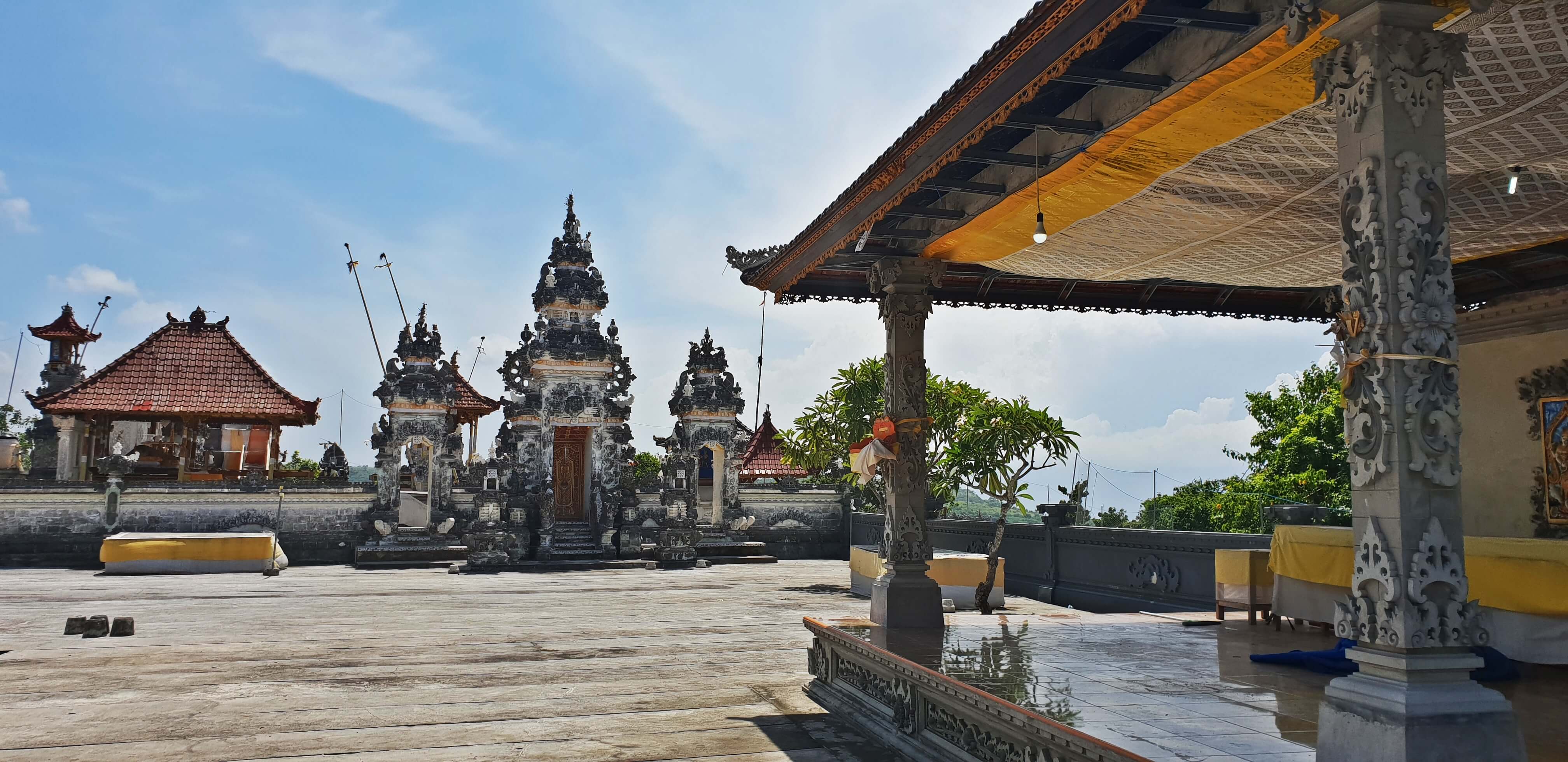 The Peluang Car temple in Nusa Penida