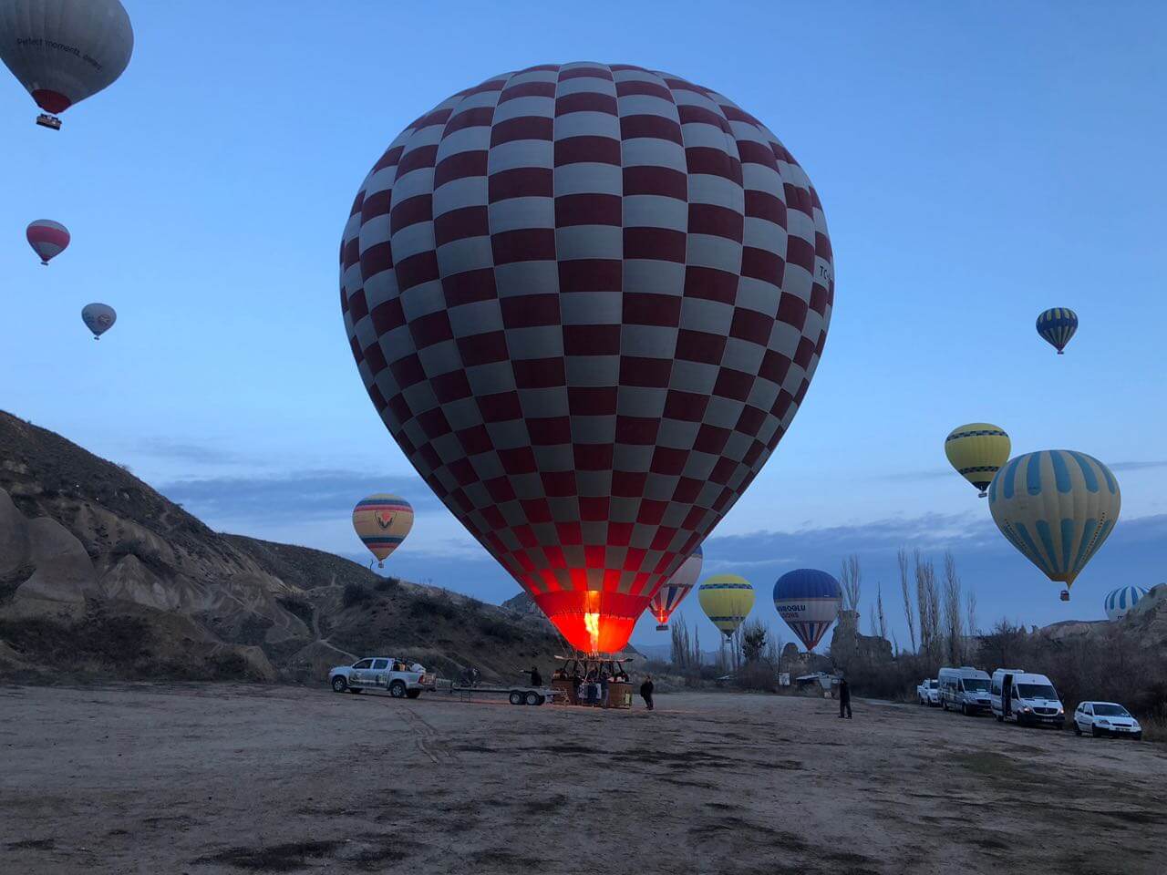 You get to see other balloons take off around you
