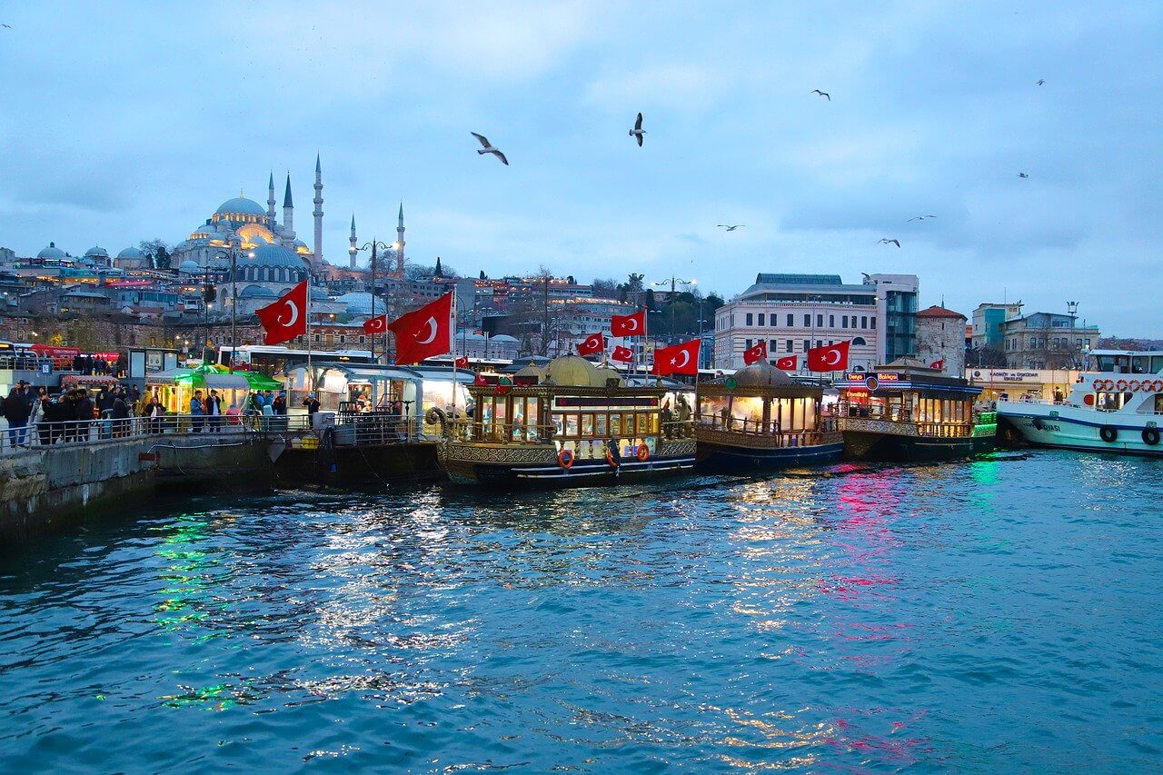 A 10 day Turkey itinerary also seems less when exploring Turkey as it offers the perfect blend of nature, culture, history and adventure, with so much to explore