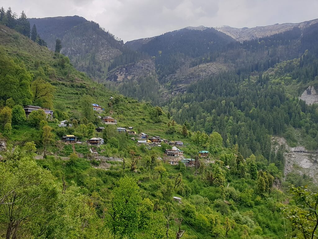 Kasheri Village is one of the offbeat things to do near Naggar
