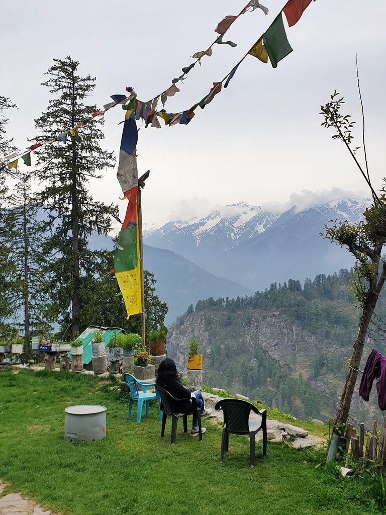 You can enjoy an enchanting view of the snow clad peaks from the Kalzang Dhaba