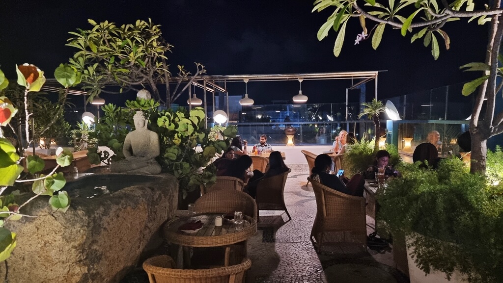 The dim lighting and the romantic rooftop garden setting make dining at Bay of Buddha one of the best things to do in Pondicherry for couples