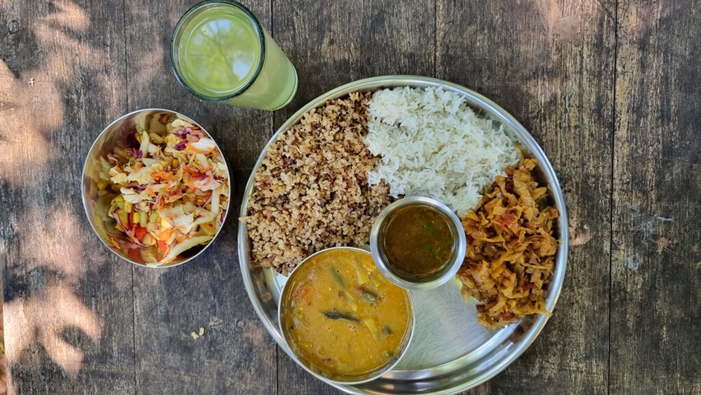 The simple, appetizing and delectable organic vegetarian thali can be enjoyed at a very economical price