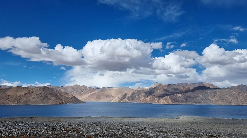 Driving along the Pangong Lake is one of the most delightful things to do in your 7 days Leh Ladakh itinerary