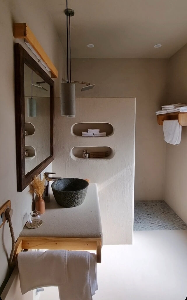 Even the bathroom inside the villa is designed creatively, incorporating the use of sustainable eco-friendly brands