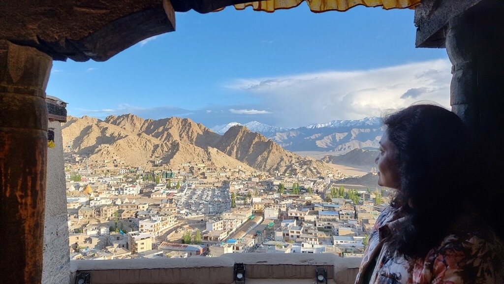 It takes you a minimum of two hours to explore the nine floors of the Leh Palace