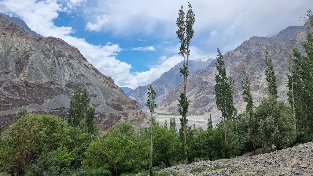 The Indo-Pak border viewpoint from the Thang Village is one of the most historically significant places to visit in the 7 day Leh Ladakh itinerary
