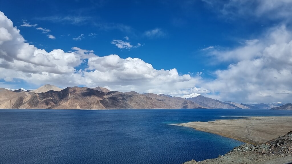 The alluring and otherworldly views of the Pangong Lake